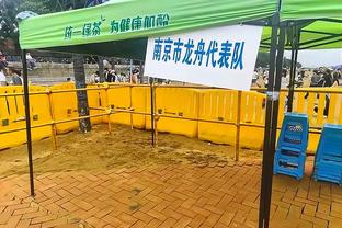 ?一次看个够！本赛季5场曼市德比滑跪庆祝合辑？福登3球3滑